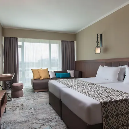Alba Hotel 4*