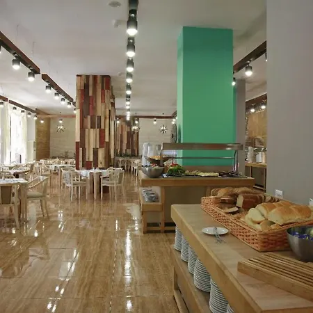 阿尔巴全包酒店 4*